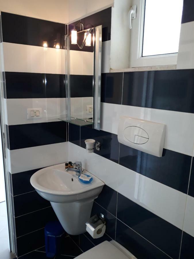 Pensión Plazhi 3*